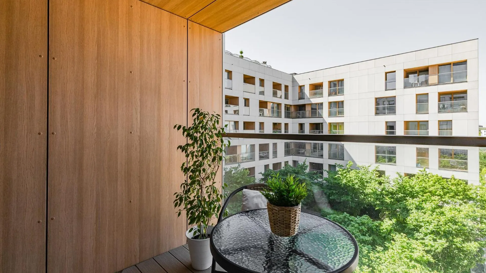 Superapart Kolejowa 49A Warsaw Poland